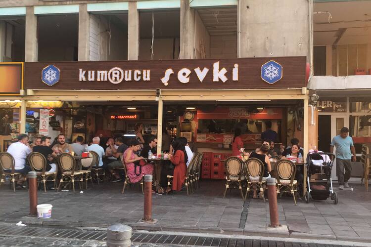 Kumrucu Sevki Alsancak Talatpasa Cad Izmir